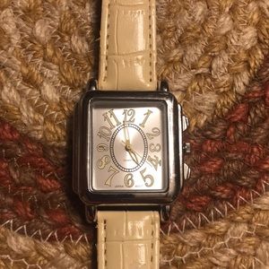 Beautiful Cream Watch - new battery